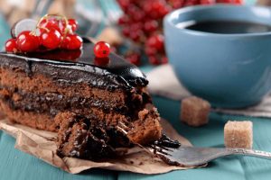 Science Confirms Eating Chocolate Cake For Breakfast Is Good For Your Brain And Waistline
