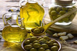Study Finds Olive Oil Nutrient May Help Prevent Brain Cancer