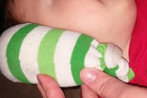Treat Earache And Infection By Heating Up A Sock With Sea Salt