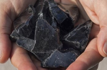 This Black Obsidian Healing Crystal Can Get Rid Of Negative Energy