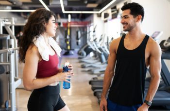 18 Clear Signs Your Gym Crush Is Interested In You in 2024