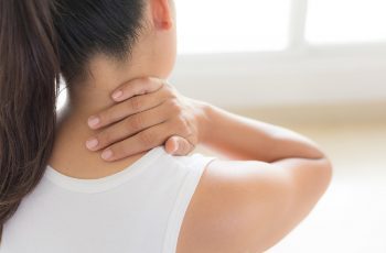 Symptoms, Causes, and How to Treat Pain in Neck